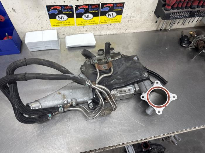 Usados Intercooler Toyota Auris (E18) 1.2 T 16V Precio € 265,00 Norma de margen ofrecido por De Witte Boerderij AutoMotive