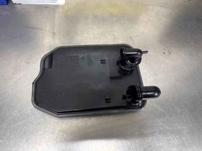 Gebrauchte Ölfilter Mercedes CLA (117.3) 1.6 CLA-180 16V Preis € 40,00 Margenregelung angeboten von De Witte Boerderij AutoMotive