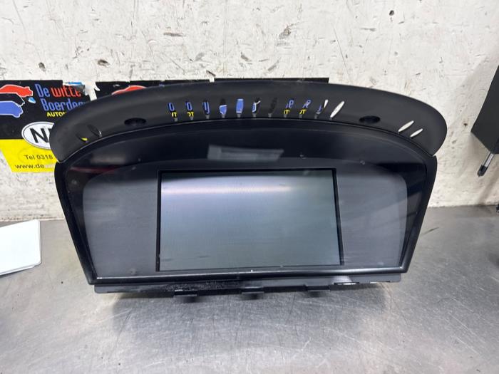 Begagnade Innerdisplay BMW 3 serie (E90) 318i 16V Pris € 75,00 Marginaltabell erbjuds av De Witte Boerderij AutoMotive