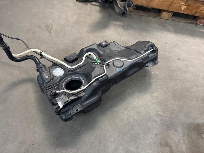 Begagnade Tank Volkswagen Golf VIII (CD1) 1.0 eTSI 12V Pris € 75,00 Marginaltabell erbjuds av De Witte Boerderij AutoMotive