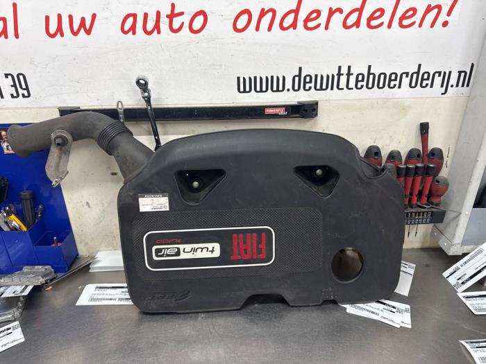 Begagnade Luftfilterhus Fiat 500 (312) 0.9 TwinAir 85 Pris € 25,00 Marginaltabell erbjuds av De Witte Boerderij AutoMotive