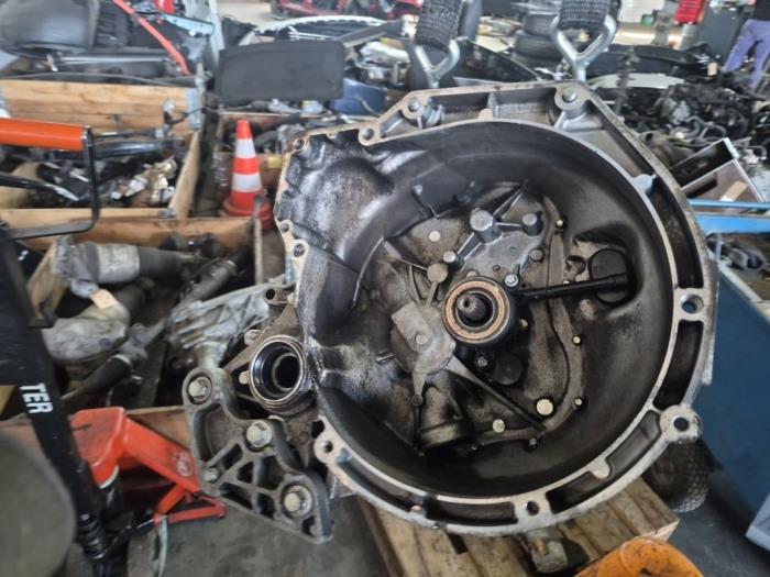 Usagé Boîte de vitesse Ford Fiesta 7 1.1 Ti-VCT 12V 70 Prix € 750,00 Règlement à la marge proposé par De Witte Boerderij AutoMotive