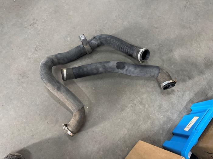 Gebrauchte Intercooler Schlauch Citroen Jumpy 2.0 Blue HDI 150 Preis € 65,00 Margenregelung angeboten von De Witte Boerderij AutoMotive