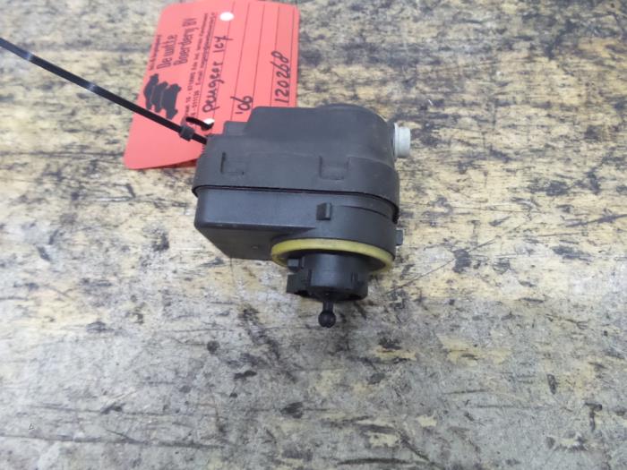 Headlight motor Peugeot 107 1.0 12V VALEO