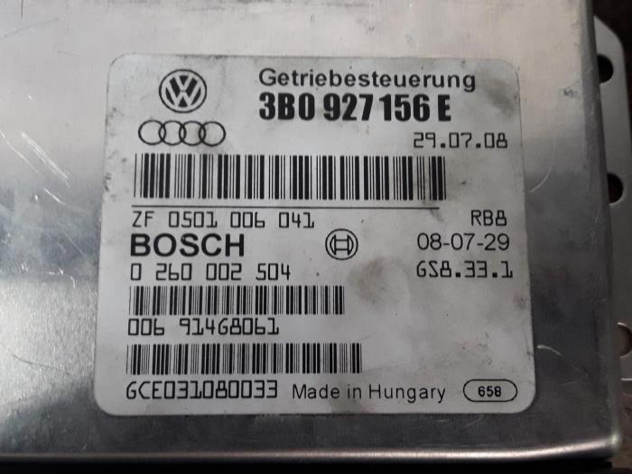 Ordenador de caja automática de un Volkswagen Passat Variant (3B5) 2.3 VR5 1999