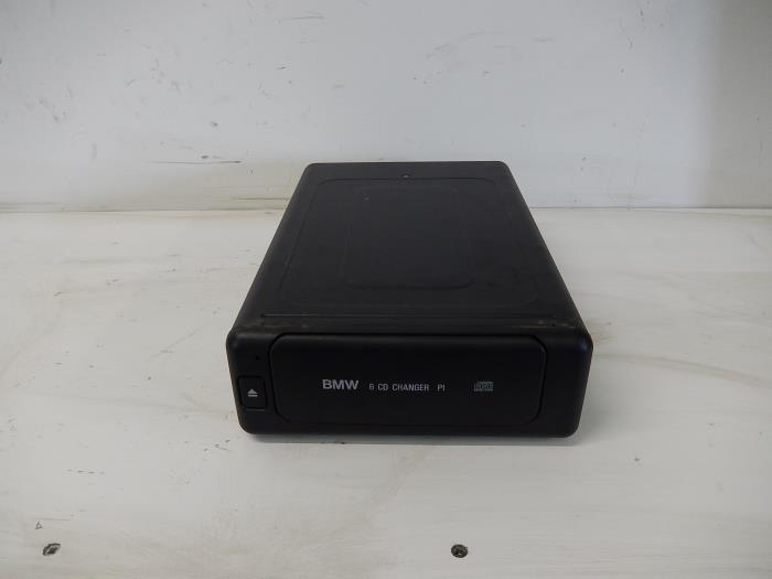 CD changer from a BMW 7 serie (E38) 750i/iL 1999