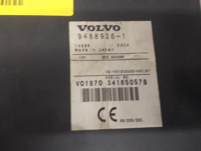 CD changer from a Volvo S60 I (RS/HV) 2.4 D5 20V 2003