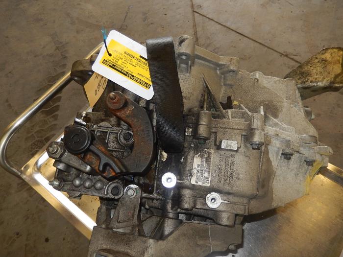 Gearbox from a Ford Mondeo IV Wagon 2.2 TDCi 16V 2011