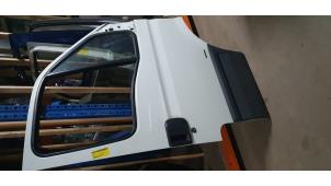 Gebrauchte Tür 2-türig rechts Iveco New Daily IV 35C14V, C14V/P, S14C, S14C/P, S14V, S14V/P Preis € 150,00 Margenregelung angeboten von De Witte Boerderij B.V.