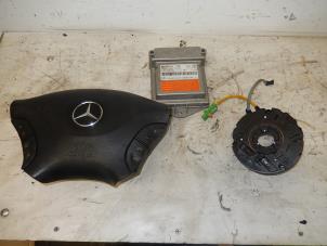 Gebrauchte Airbag Set + Modul Mercedes Sprinter 3,5t (906.13/906.23) 515 CDI 16V Preis € 200,00 Margenregelung angeboten von De Witte Boerderij B.V.