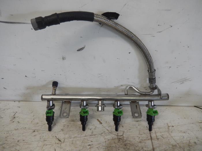 Usagé Système d'injection Mercedes C (W203) 1.8 C-180K 16V Prix € 150,00 Règlement à la marge proposé par De Witte Boerderij AutoMotive