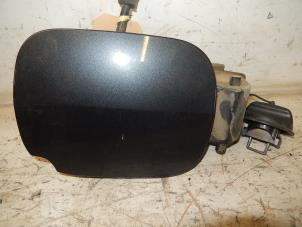 Used Tank cap cover Renault Clio III (BR/CR) 1.5 dCi 85 Price € 35,00 Margin scheme offered by De Witte Boerderij B.V.