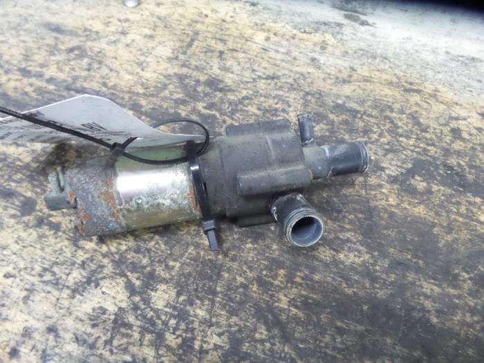 Begagnade Vattenpump Mercedes E Combi diesel (S124) 2.5 250 TD Pris € 25,00 Marginaltabell erbjuds av De Witte Boerderij AutoMotive