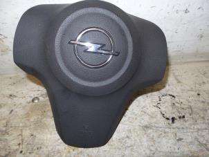 Używane Poduszka powietrzna lewa (kierownica) Opel Corsa D 1.3 CDTi 16V ecoFLEX Cena € 35,00 Procedura marży oferowane przez De Witte Boerderij B.V.