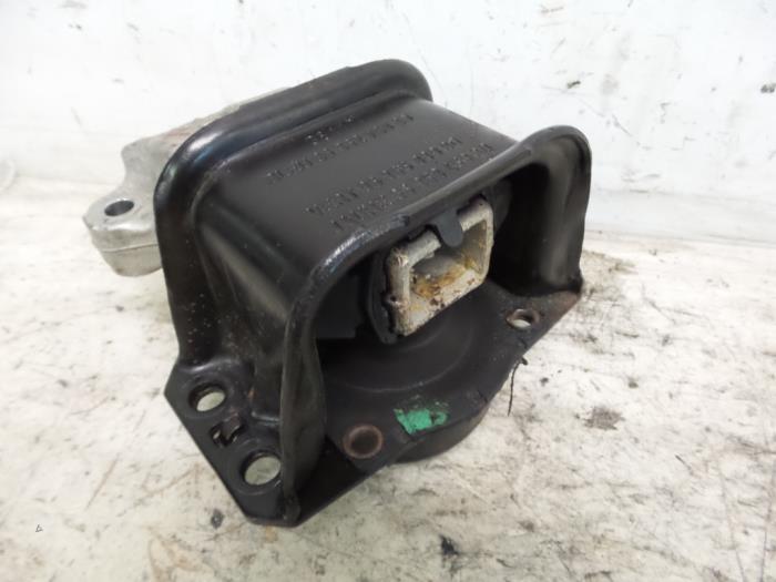 Used Engine mount Peugeot 308 Price € 35,00 Margin scheme offered by De Witte Boerderij AutoMotive