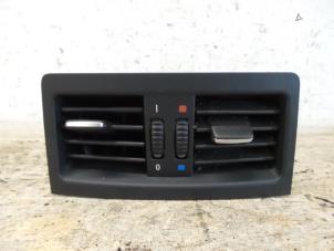 Used Dashboard vent BMW 3 serie Touring (E91) 320d 16V Corporate Lease Price € 15,00 Margin scheme offered by De Witte Boerderij B.V.