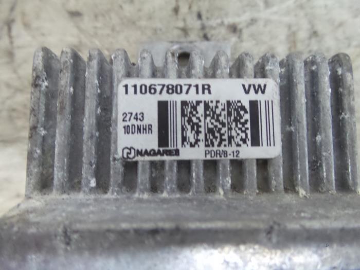 Glow plug relay Renault Megane III Grandtour 1.5 dCi 110 110678071R