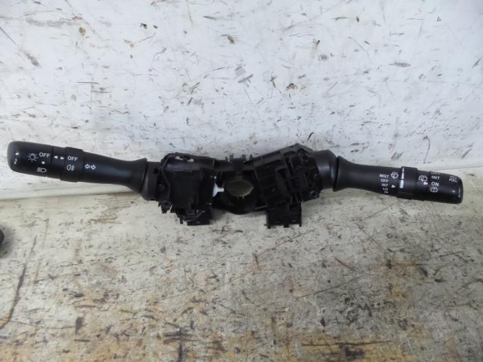 Steering column stalk from a Toyota Prius (NHW20) 1.5 16V 2005
