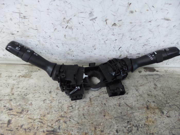 Steering column stalk from a Toyota Prius (NHW20) 1.5 16V 2005