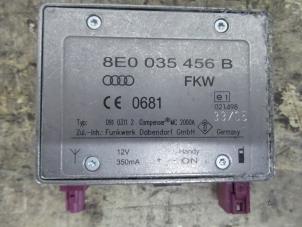 Usagé Module radio Audi A6 (C6) 2.4 V6 24V Prix € 40,00 Règlement à la marge proposé par De Witte Boerderij B.V.