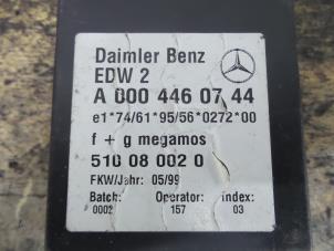 Usados Módulo (varios) Mercedes V (638.2) V-220 2.2 CDI 16V Precio € 50,00 Norma de margen ofrecido por De Witte Boerderij B.V.