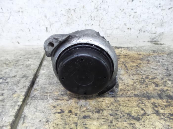 Used Engine mount BMW 1 serie (E87/87N) 120d 16V Price € 22,50 Margin scheme offered by De Witte Boerderij AutoMotive