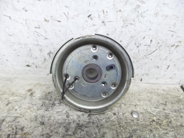 Begagnade Kamaxeldrev Volkswagen Polo V (6R) 1.2 TDI 12V BlueMotion Pris € 25,00 Marginaltabell erbjuds av De Witte Boerderij AutoMotive