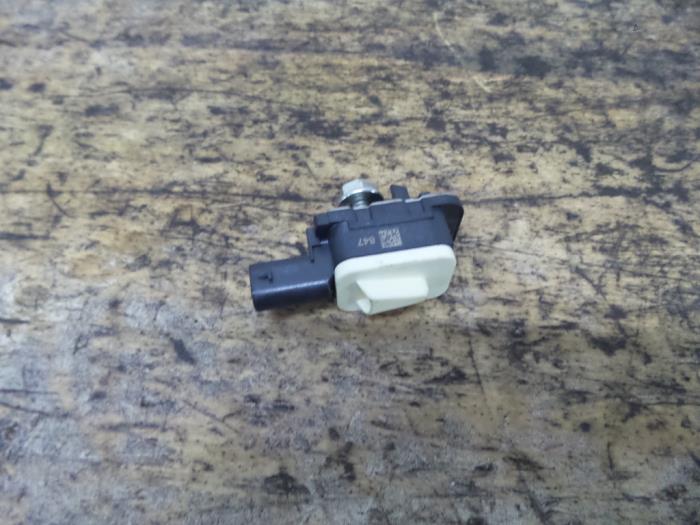 Airbag sensor from a BMW 4 serie (F32) 430d 3.0 24V 2014