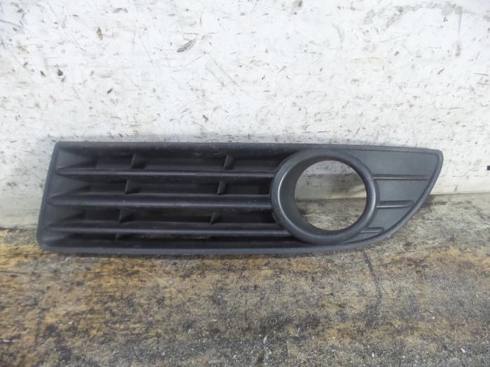 Bumper grille from a Volkswagen Polo 2009