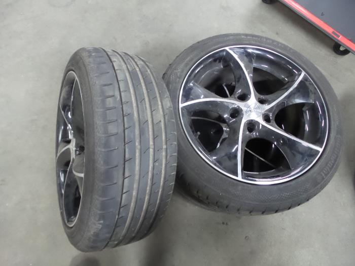 Wheel + tyre from a Mercedes SLK 1999