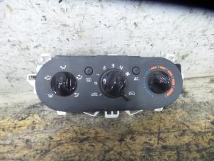 Used Heater control panel Renault Twingo II (CN) 1.2 16V Price € 25,00 Margin scheme offered by De Witte Boerderij B.V.