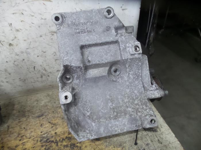 Used Engine mount Audi A4 (B6) 1.9 TDI PDE 130 Price € 22,50 Margin scheme offered by De Witte Boerderij AutoMotive