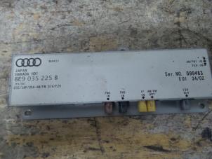 Usagé Antenne amplificateur Audi A4 Prix € 25,00 Règlement à la marge proposé par De Witte Boerderij B.V.