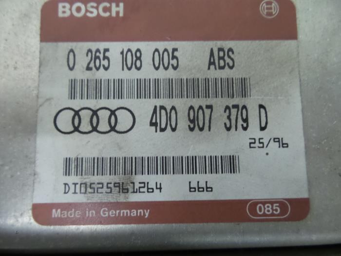 Usagé Ordinateur ABS Audi A4 Prix € 75,00 Règlement à la marge proposé par De Witte Boerderij AutoMotive