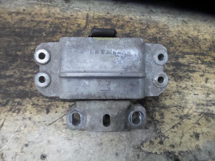 Used Engine mount Volkswagen Golf V (1K1) 1.4 16V Price € 15,00 Margin scheme offered by De Witte Boerderij AutoMotive
