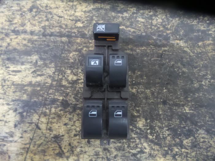 Usados Interruptor combinado de ventanillas Subaru Justy (M3) 1.0 12V DVVT Precio € 40,00 Norma de margen ofrecido por De Witte Boerderij AutoMotive