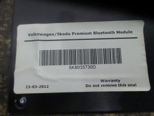 Usagé Module Bluetooth Skoda Octavia Combi (1Z5) 1.4 TSI 16V Prix € 150,00 Règlement à la marge proposé par De Witte Boerderij B.V.