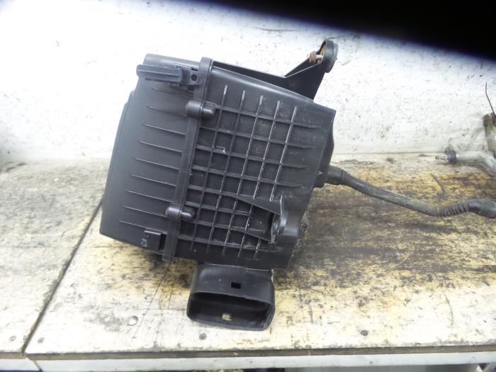 Begagnade Luftfilterhus Volkswagen Polo V (6R) 1.2 TDI 12V BlueMotion Pris € 25,00 Marginaltabell erbjuds av De Witte Boerderij AutoMotive