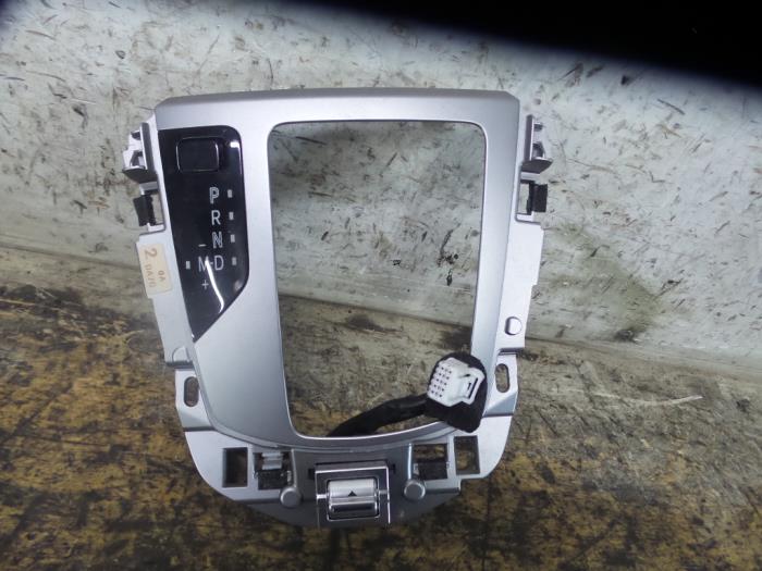 Begagnade Innerdisplay Mazda CX-3 (DJ/DK) 2.0 SkyActiv-G 120 Pris € 50,00 Marginaltabell erbjuds av De Witte Boerderij AutoMotive
