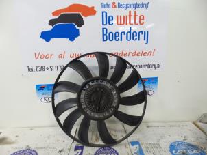 Usagé Ventilateur rigide indépendant Volkswagen Passat (3B3) 1.9 TDI 130 Prix € 50,00 Règlement à la marge proposé par De Witte Boerderij B.V.