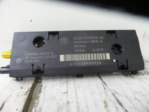Usados Amplificador de antena BMW 1 serie (E81) 118d 16V Precio € 15,00 Norma de margen ofrecido por De Witte Boerderij B.V.