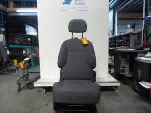 Gebrauchte Sitz rechts Peugeot Partner (GC/GF/GG/GJ/GK) 1.6 HDI 75 Phase 1 Preis € 100,00 Margenregelung angeboten von De Witte Boerderij B.V.