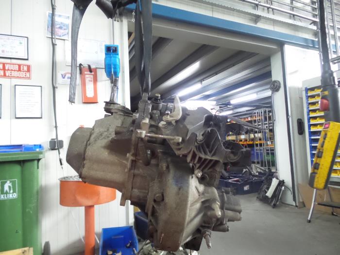 Gearbox from a Peugeot Partner (GC/GF/GG/GJ/GK) 1.6 HDI 75 Phase 1 2013