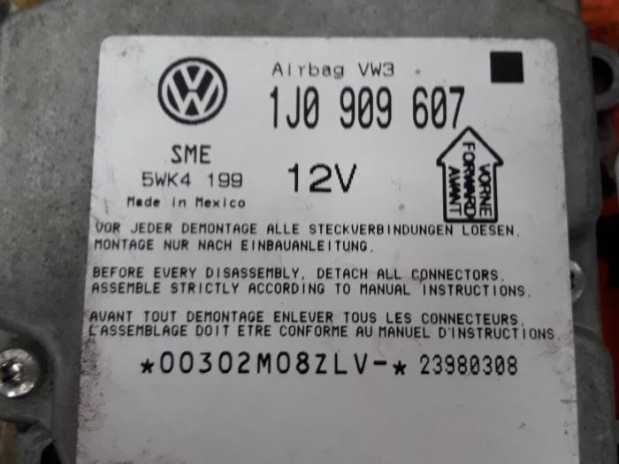 Begagnade Airbagmodul Volkswagen Passat Pris € 15,00 Marginaltabell erbjuds av De Witte Boerderij AutoMotive