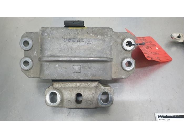 Used Engine mount Volkswagen Golf Price € 15,00 Margin scheme offered by De Witte Boerderij AutoMotive