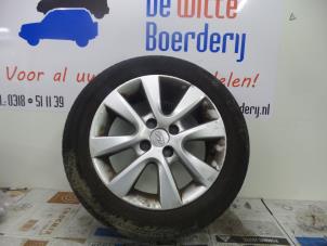 Used Wheel + tyre Hyundai i20 1.2i 16V Price € 120,00 Margin scheme offered by De Witte Boerderij B.V.