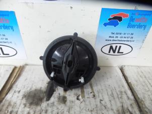 Used Mirror motor, right Volvo S80 (AR/AS) 1.6 T4 Price € 25,00 Margin scheme offered by De Witte Boerderij AutoMotive