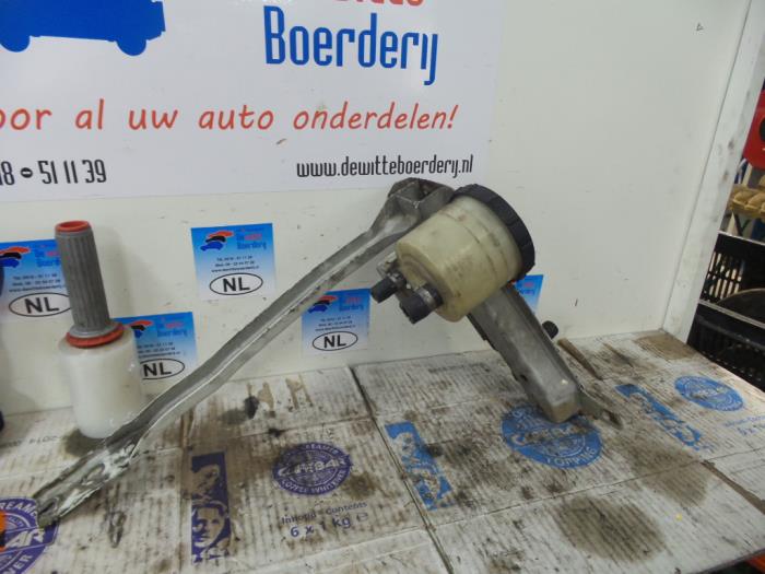 Begagnade Front Volkswagen Transporter/Caravelle T4 2.5 TDI Pris € 50,00 Marginaltabell erbjuds av De Witte Boerderij AutoMotive