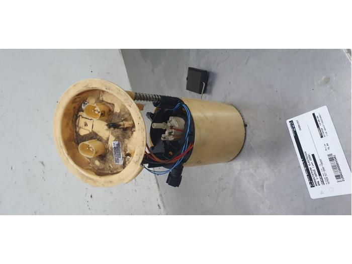 Electric fuel pump from a BMW 1-Serie 2009