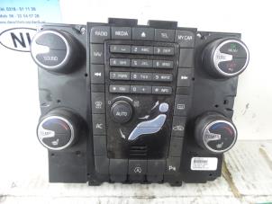 Usados Panel de control de calefacción Volvo V70 (BW) 2.0 D3 20V Precio € 100,00 Norma de margen ofrecido por De Witte Boerderij B.V.